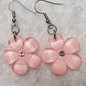 Floral earrings 💕🌸